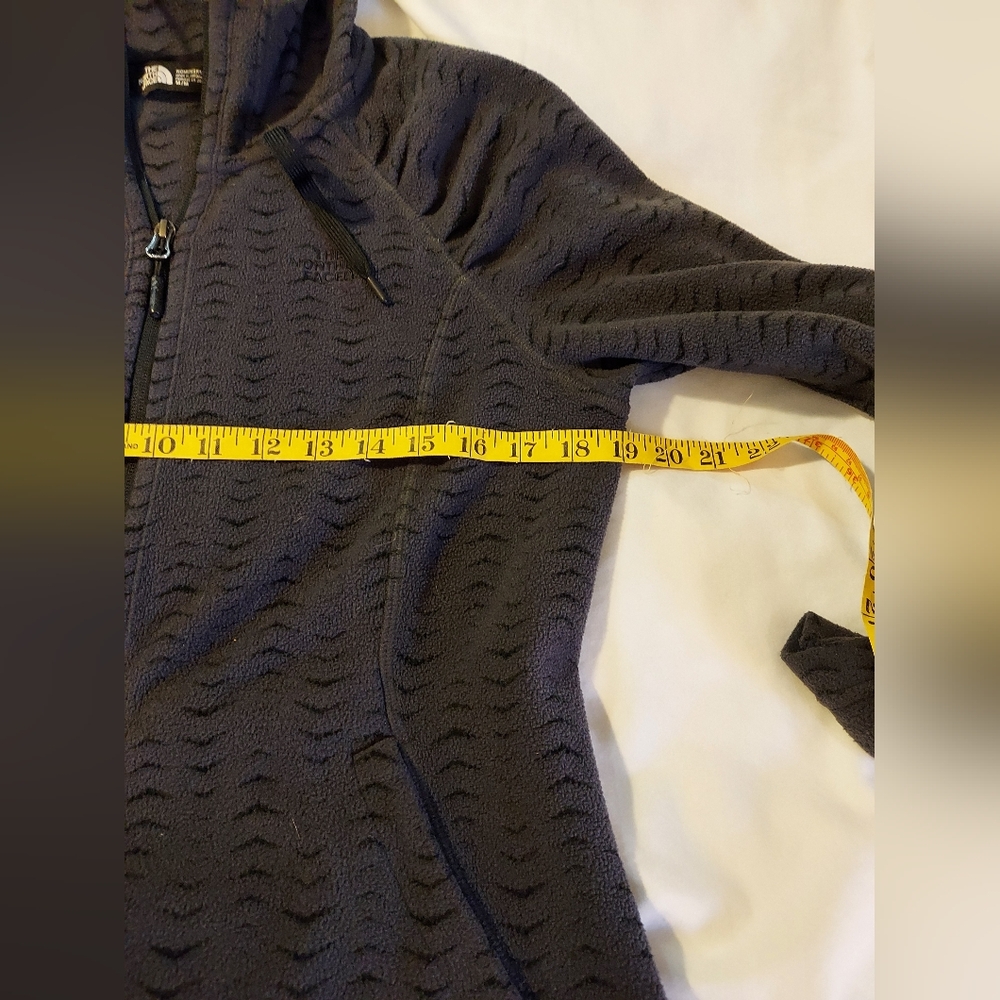 The North Face Womens Activewear Fitted Gray Hoodie - Picture 5 of 6
